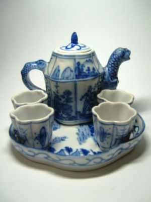 blue and white chinese-tea-set.jpg
